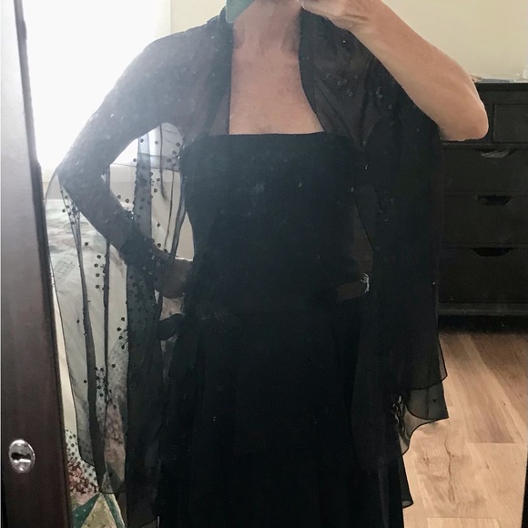 Formal Evening Dress - Picture 4 of 8